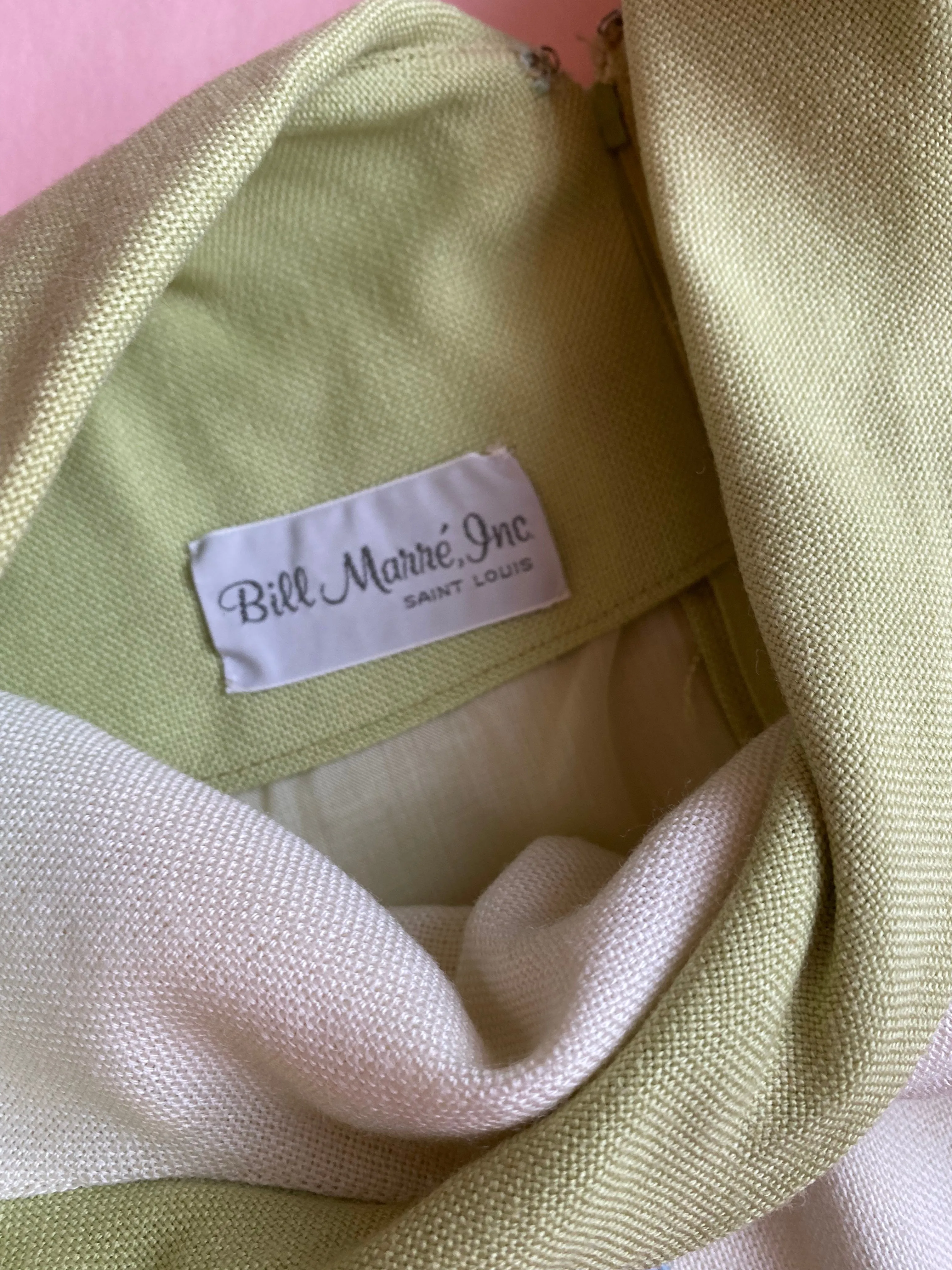 Adorable 1960's Spring Green Dress With Lace Applique / ML