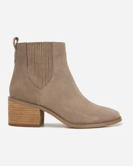 Amalie Chelsea Bootie in Beige