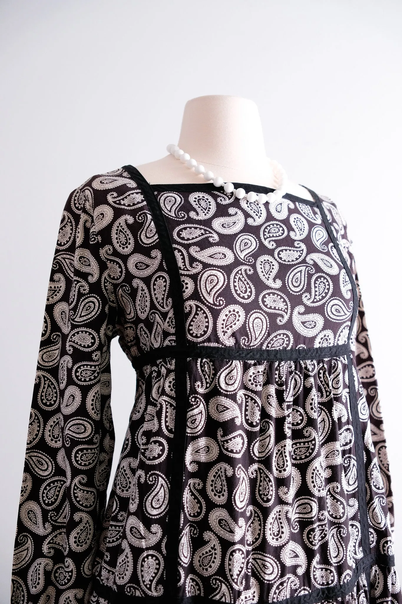 Bohemian 1970's Black & White Paisley Print Cotton Dress / Sz ML