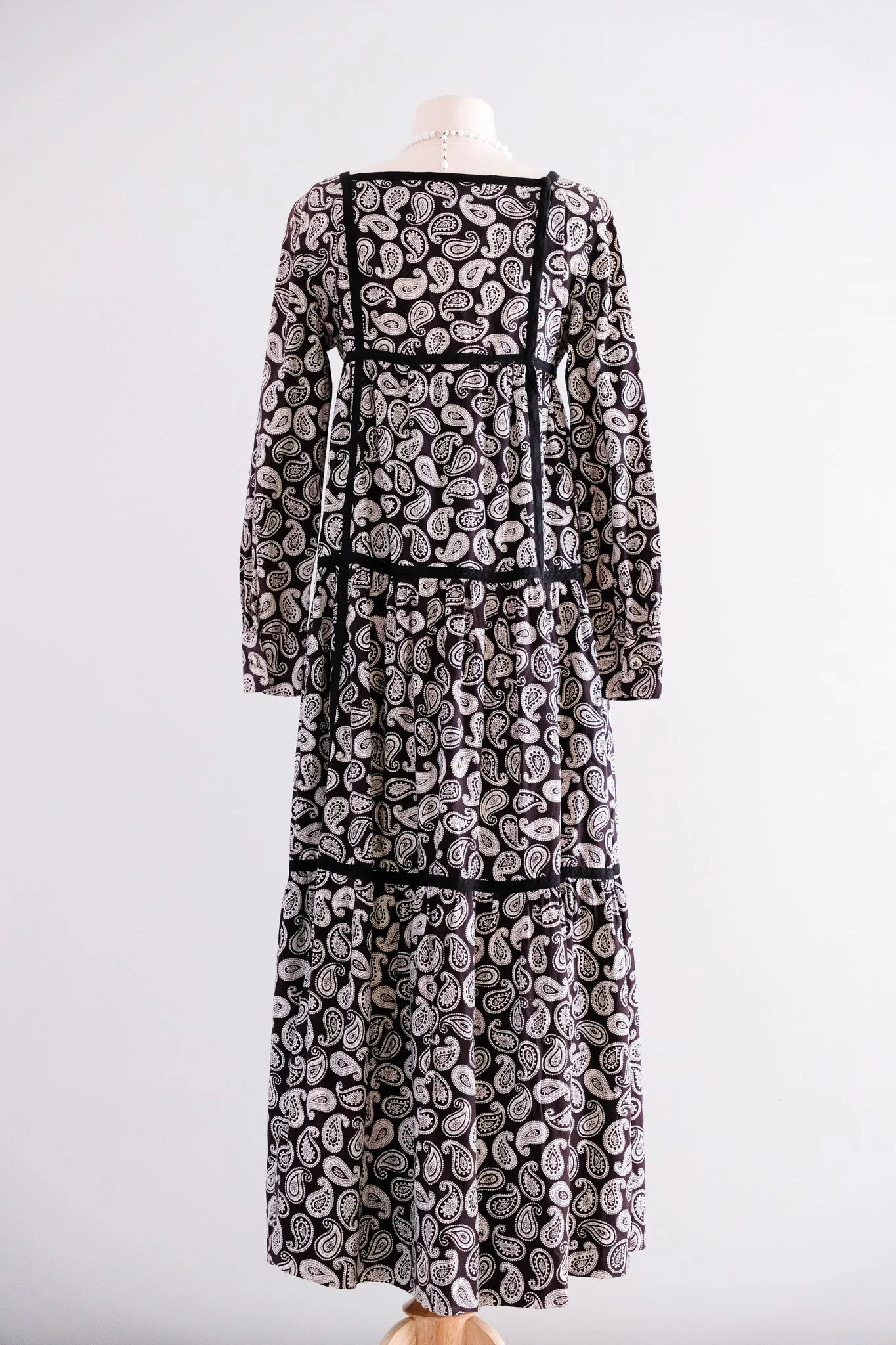Bohemian 1970's Black & White Paisley Print Cotton Dress / Sz ML