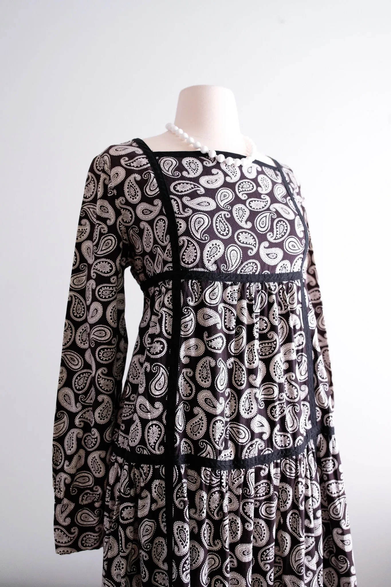 Bohemian 1970's Black & White Paisley Print Cotton Dress / Sz ML