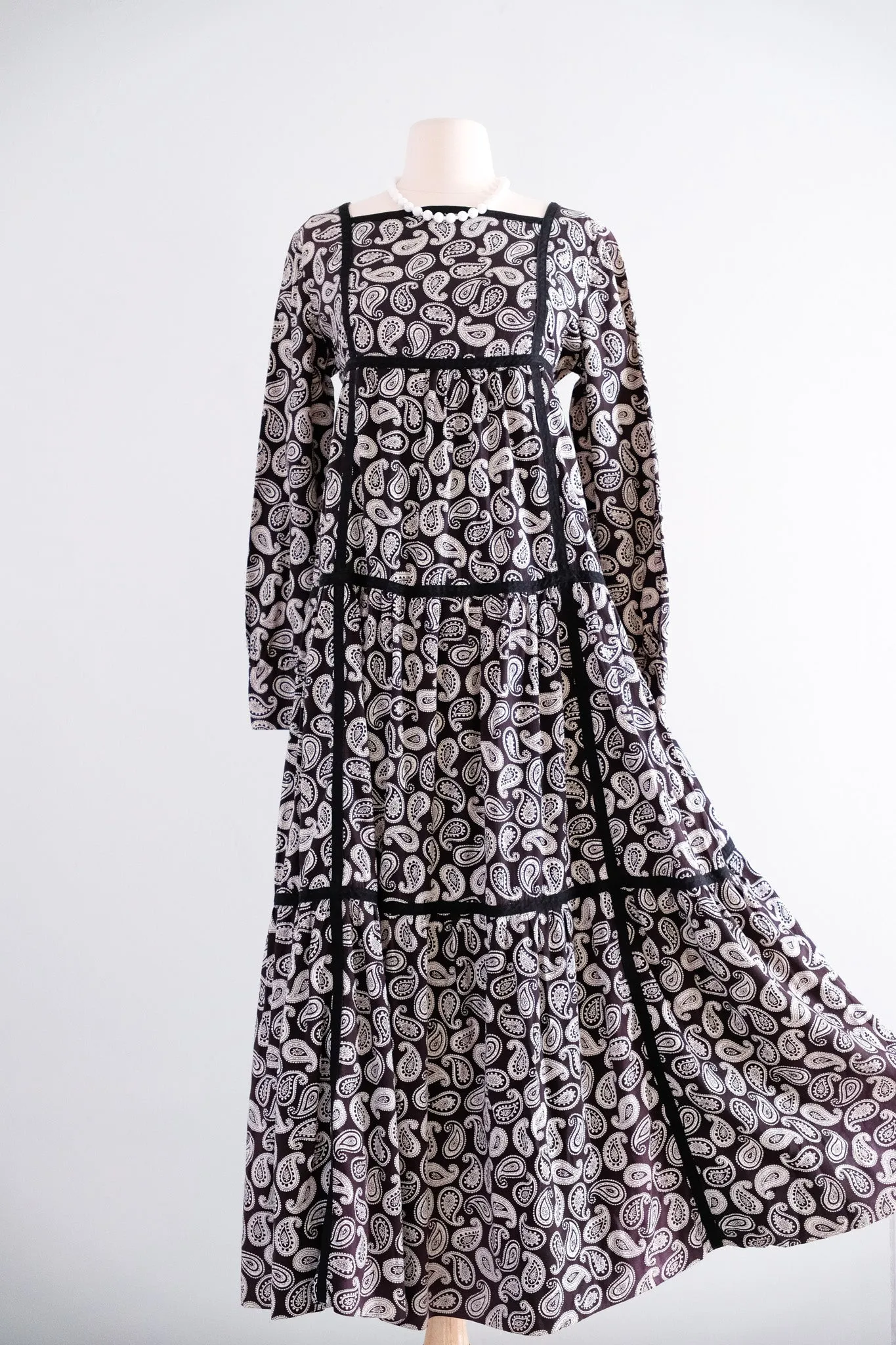 Bohemian 1970's Black & White Paisley Print Cotton Dress / Sz ML