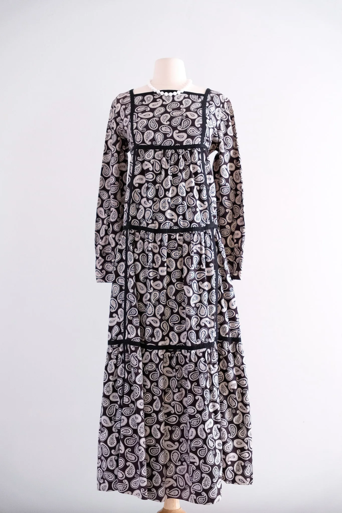Bohemian 1970's Black & White Paisley Print Cotton Dress / Sz ML