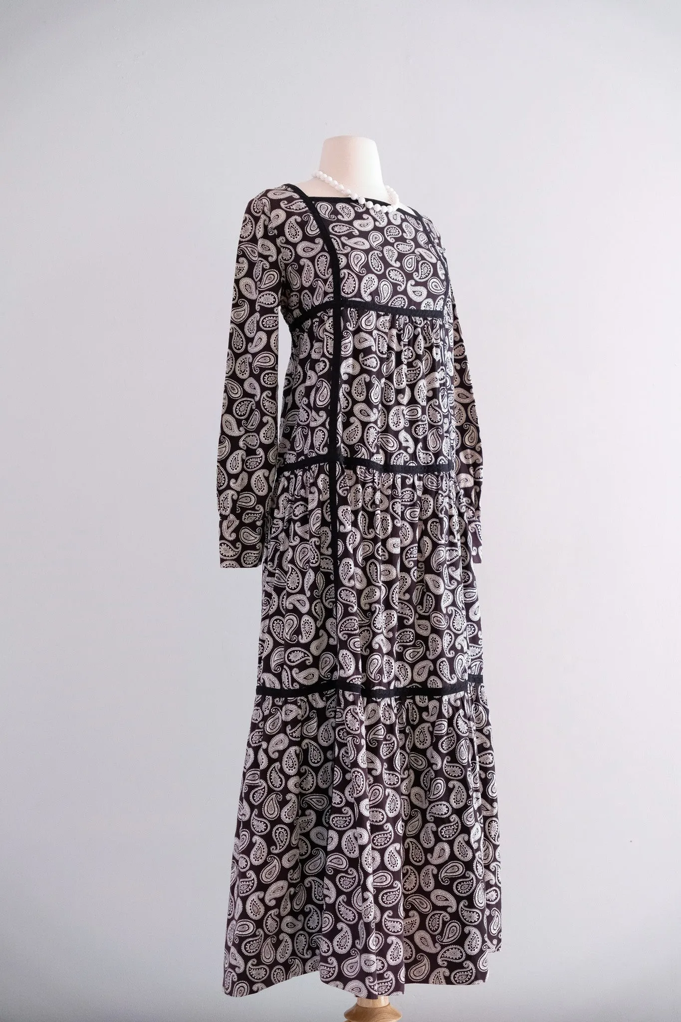 Bohemian 1970's Black & White Paisley Print Cotton Dress / Sz ML